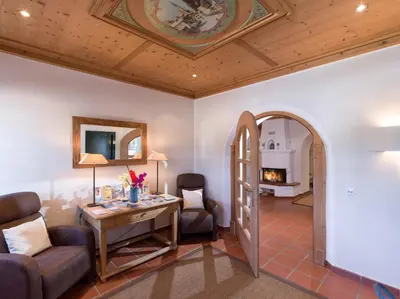 Ein Sitzbereich in der Unterkunft Alpen Glück Hotel Villa Lisa garni