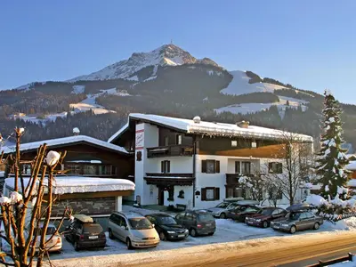 Ein allgemeiner Bergblick oder ein Berglick von des Hotels aus