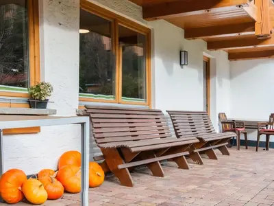 Ein Sitzbereich in der Unterkunft Apartment in Wald near Zillertal Ski Slopes