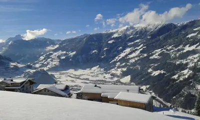 Ein allgemeiner Bergblick oder ein Berglick von der Ferienwohnung aus