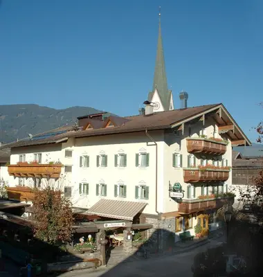Ein allgemeiner Bergblick oder ein Berglick von der Pension aus