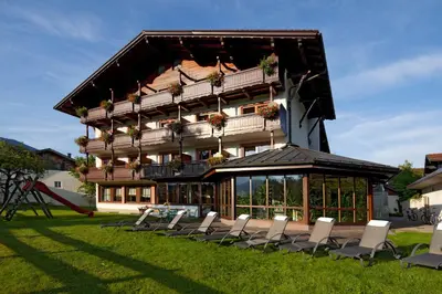 Ein Garten an der Unterkunft Gasthaus Hotel Oberwirt