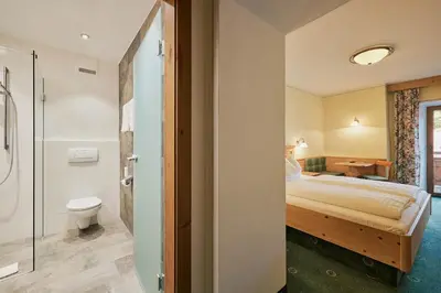 Ein Badezimmer in der Unterkunft Gasthaus Hotel Oberwirt