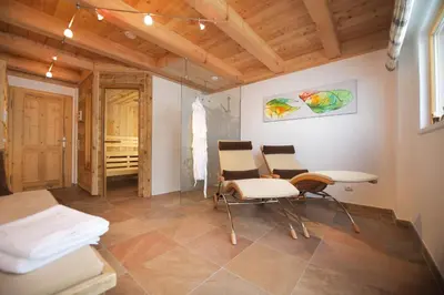 Ein Badezimmer in der Unterkunft Wallegg Lodge - Alpine Premium Chalet - Ski In-Ski Out - Real Alpine Location Saalbach