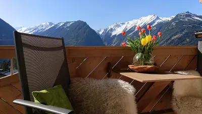 Ein allgemeiner Bergblick oder ein Berglick von der Ferienwohnung aus
