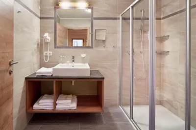 Ein Badezimmer in der Unterkunft Lifthotel
