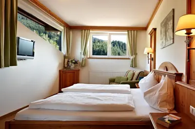 Ein Bett oder Betten in einem Zimmer der Unterkunft Lifthotel