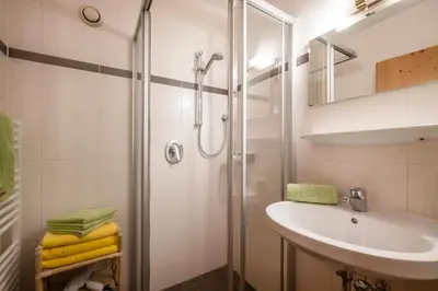 Ein Badezimmer in der Unterkunft Apart Heim