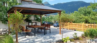 Ein allgemeiner Bergblick oder ein Berglick von der Pension aus