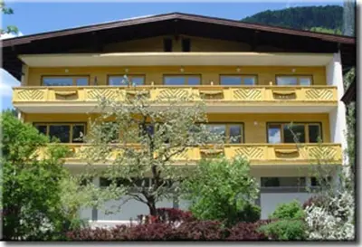 Das Gebäude in dem sich die Pension befindet