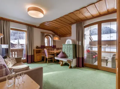 Ein Sitzbereich in der Unterkunft Appartements Alpenschlössl