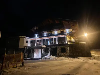 Das Gebäude in dem sich das Hotel befindet