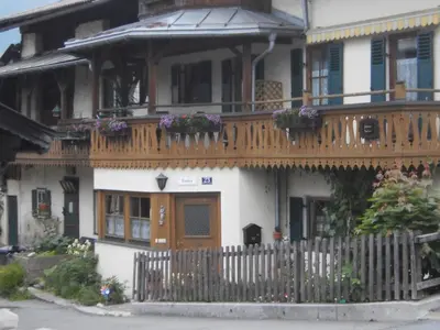 Das Gebäude in dem sich die Pension befindet