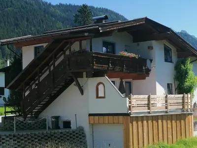 Ein allgemeiner Bergblick oder ein Berglick von der Ferienwohnung aus