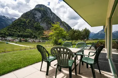 Ein allgemeiner Bergblick oder ein Berglick von der Ferienwohnung aus