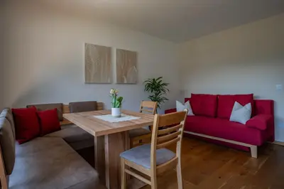 Ein Sitzbereich in der Unterkunft Appartements Achensee