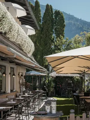 Ein allgemeiner Bergblick oder ein Berglick von der Pension aus