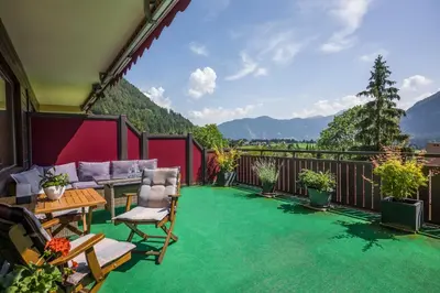 Ein allgemeiner Bergblick oder ein Berglick von der Ferienwohnung aus