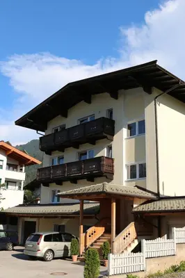 Das Gebäude in dem sich das Hotel befindet