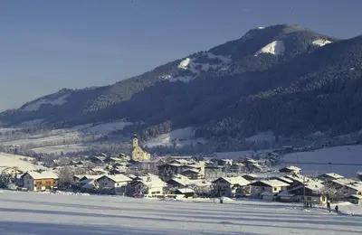 Ein allgemeiner Bergblick oder ein Berglick von der Ferienwohnung aus