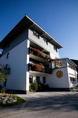 Das Gebäude in dem sich das Bed & Breakfast befindet