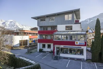 Ein allgemeiner Bergblick oder ein Berglick von des Bed & Breakfasts aus