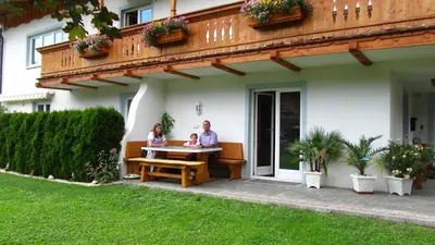 Ein Garten an der Unterkunft Appartement Claudia