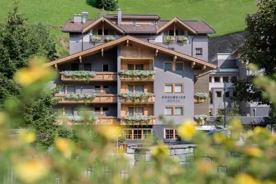 Das Gebäude in dem sich das Hotel befindet