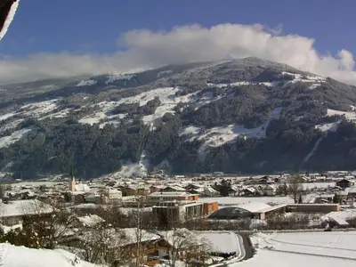 Ein allgemeiner Bergblick oder ein Berglick von der Ferienwohnung aus