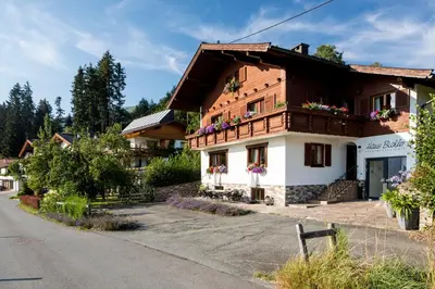 Das Gebäude in dem sich die Ferienwohnung befindet