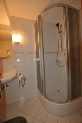 Ein Badezimmer in der Unterkunft Frühstückspension & Appartements Eugenie