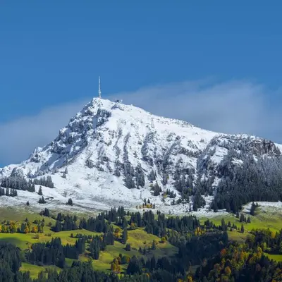 Ein allgemeiner Bergblick oder ein Berglick von der Ferienwohnung aus
