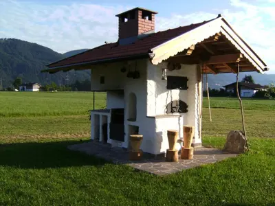 Das Gebäude in dem sich der Bauernhof befindet