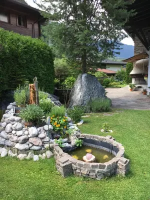 Ein Garten an der Unterkunft Haus Amalia