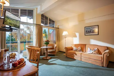 Ein Sitzbereich in der Unterkunft Hotel Sonnschein