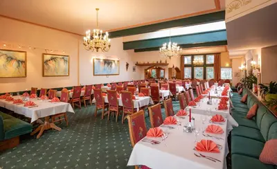Ein Sitzbereich in der Unterkunft Hotel Sonnschein