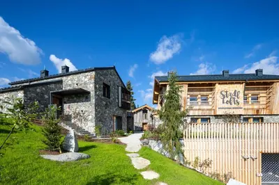 Das Gebäude in dem sich das Chalet befindet