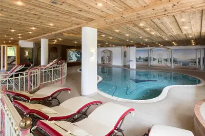 Der Swimmingpool an oder in der Nähe von Hotel Silberberger - Wildschönau