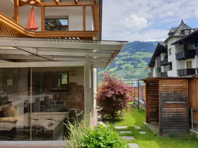 Ein allgemeiner Bergblick oder ein Berglick von der Ferienwohnung aus