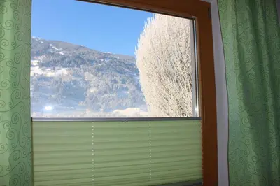 Ein allgemeiner Bergblick oder ein Berglick von der Ferienwohnung aus