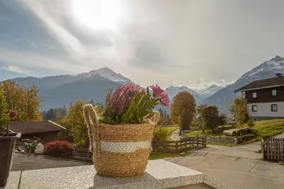 Ein allgemeiner Bergblick oder ein Berglick von der Ferienwohnung aus