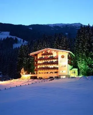 Ein allgemeiner Bergblick oder ein Berglick von des Hotels aus