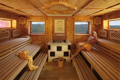 Ein Sitzbereich in der Unterkunft Alpenhof