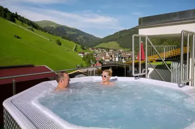 Ein allgemeiner Bergblick oder ein Berglick von des Hotels aus