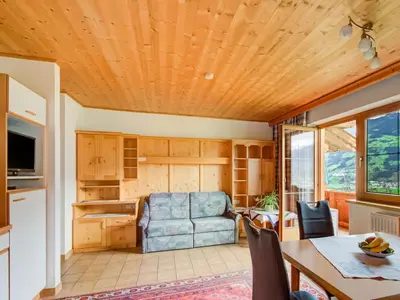 Ein Sitzbereich in der Unterkunft Chalet in Fügenberg near Spieljoch Ski Lift