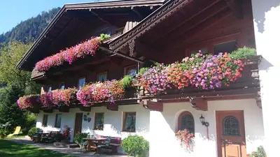 Das Gebäude in dem sich die Pension befindet