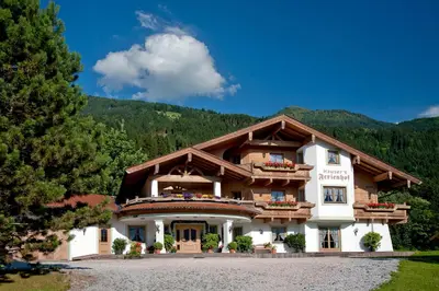Ein allgemeiner Bergblick oder ein Berglick von der Ferienwohnung aus
