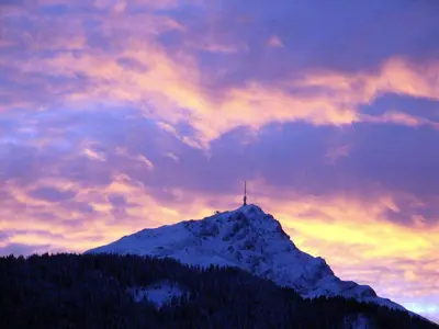 Ein allgemeiner Bergblick oder ein Berglick von der Ferienwohnung aus