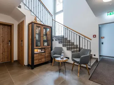 Ein Sitzbereich in der Unterkunft Chalet in Saalbach near Ski Lift