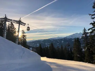 Ein allgemeiner Bergblick oder ein Berglick von des Chalets aus